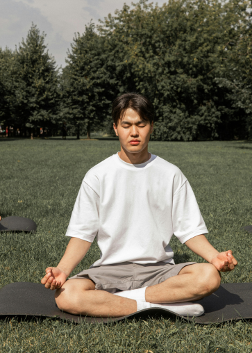 6 Hacks For Fitting Meditation Into Your Day In 5 Minutes Or Less