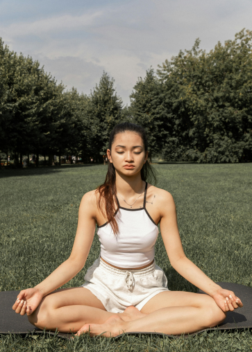 6 Hacks For Fitting Meditation Into Your Day In 5 Minutes Or Less